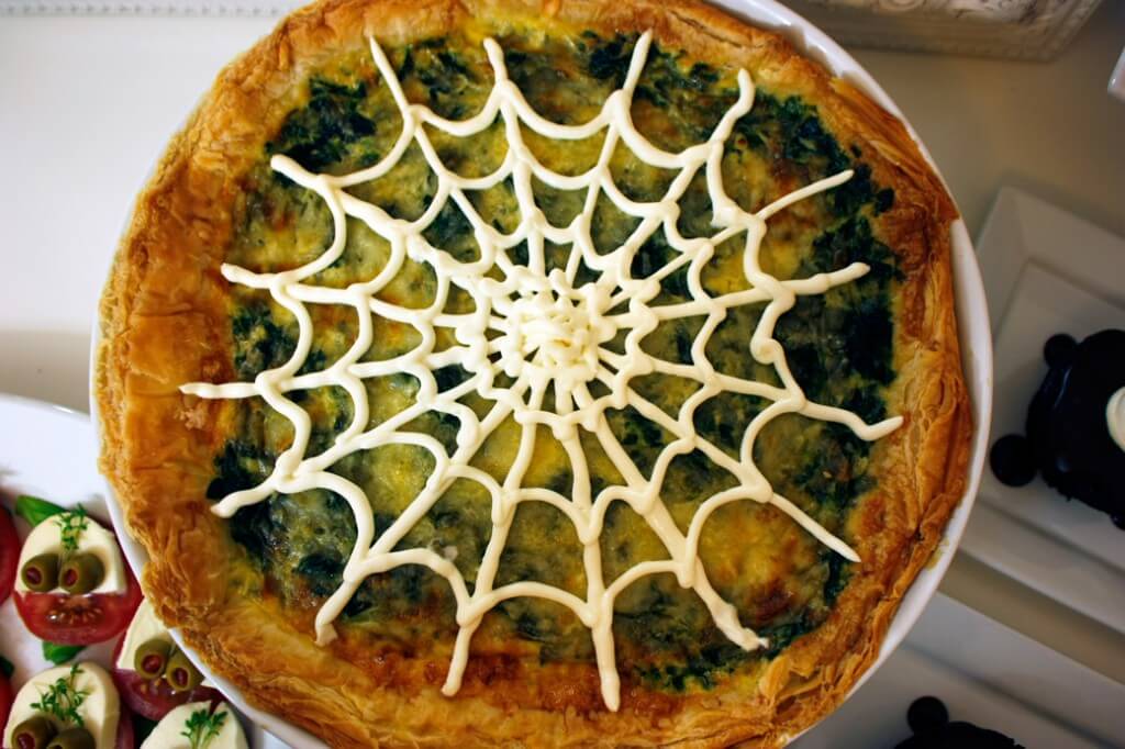 halloween-rezept-spinat-knoblauch-quiche